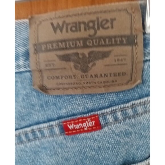 Wrangler Regular Fit Men’s 31x30 Medium Wash Blue - Picture 4 of 5